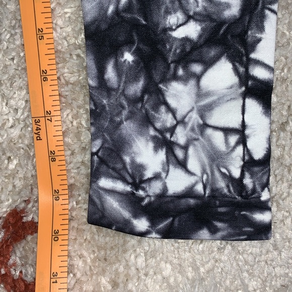 NWOT- Fitness Swank- Workout Set- Sz Lrg- Blk & Wht Marble (GymShark Comparable) - Picture 10 of 10